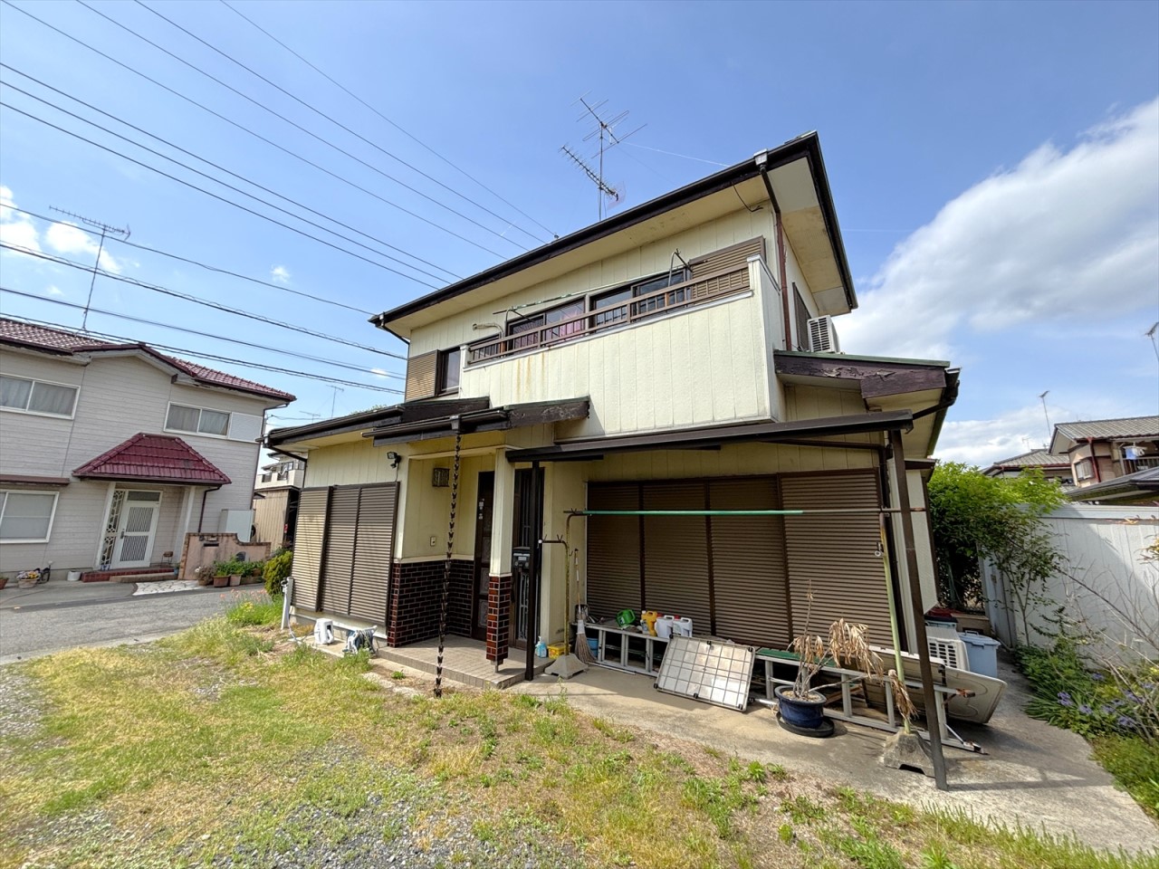 南向きで陽当たり良好です！南面のお庭ではガーデニングなども楽しめます♪(2026年4月撮影)※リフォーム前写真