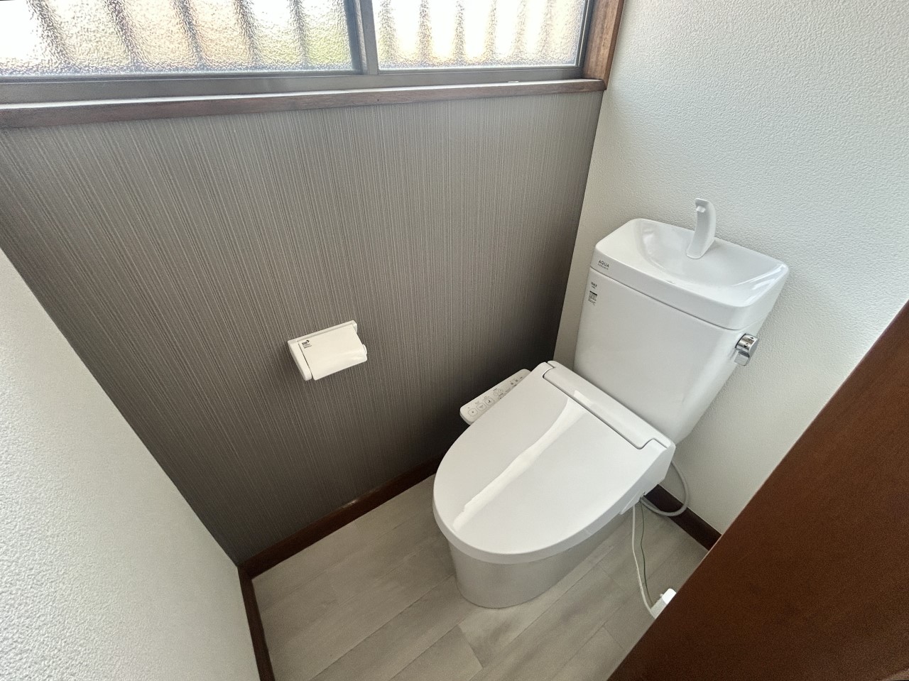 *. トイレ .*　便器本体を新品に交換しました。