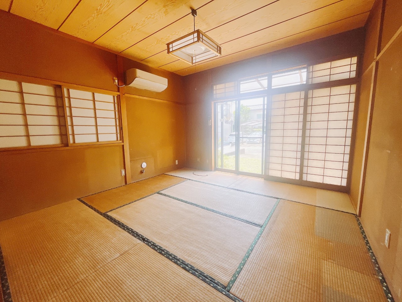 *. 和室 .*　※リフォーム前写真  和室があると、まるで旅館に泊まりに来たような空間ができて心が安らぎます。