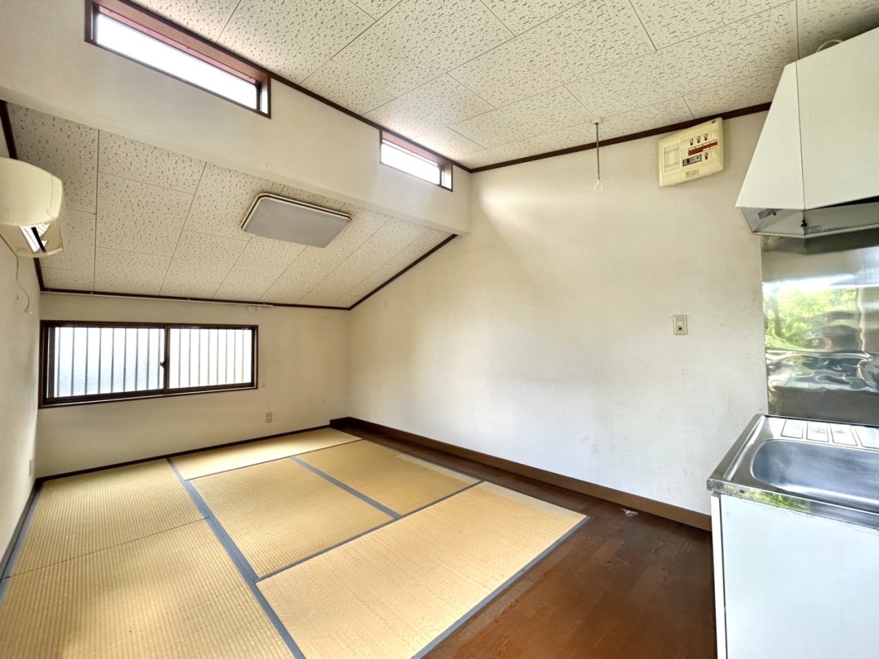 *. 離れ .*  趣味や在宅ワークスペース、お子様のお部屋など、ライフスタイルに合わせた様々な活用が可能です。