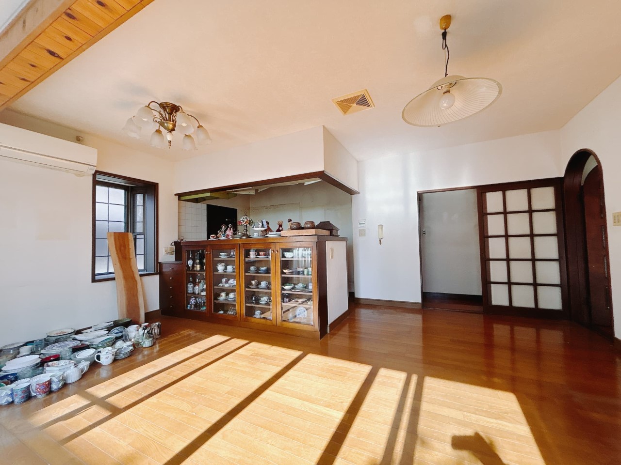 【リビング】寒い時期でも光が入ってくるのはありがたいですね。  