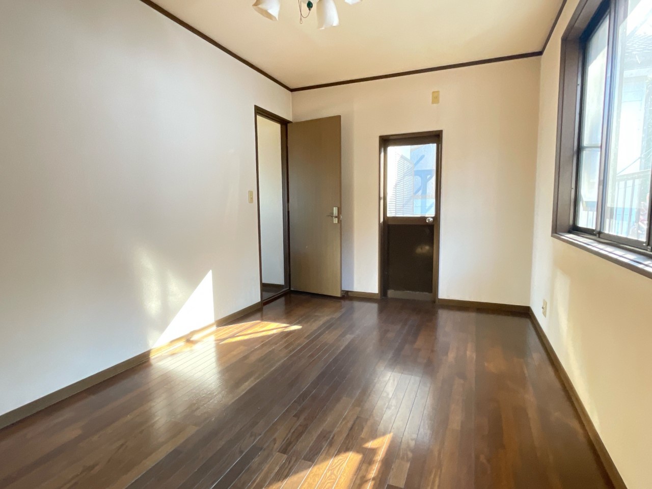 【洋室】7.5帖のお部屋です♪