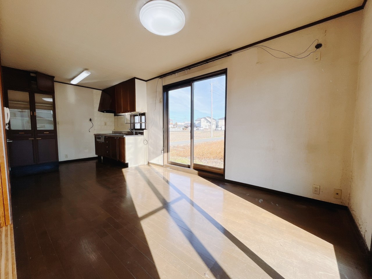 【リビング】家族や友人と会話が弾みます♪