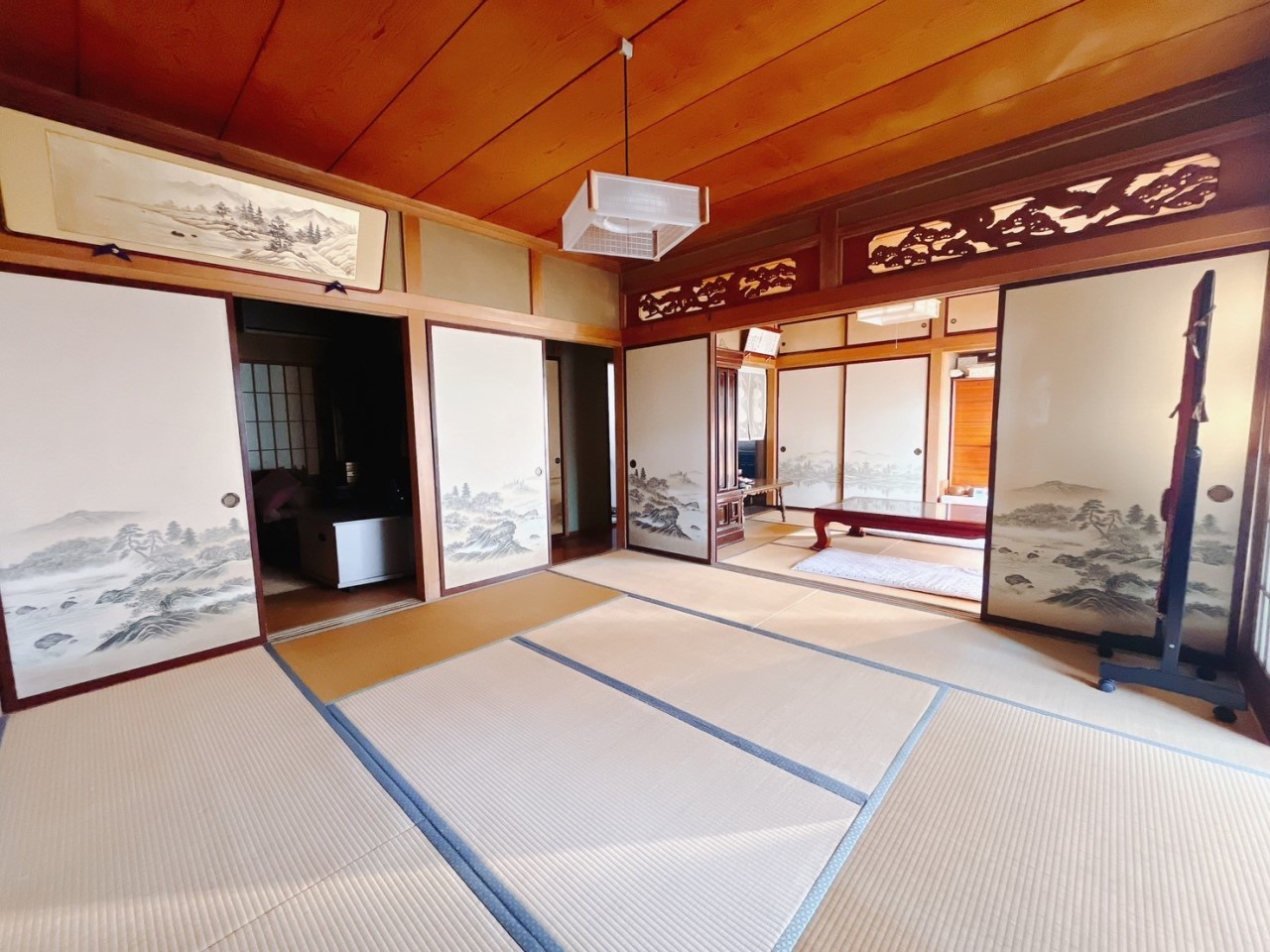 【和室】晴れた日は照明がなくても明るい和室♪  ※家具小物は撤去します