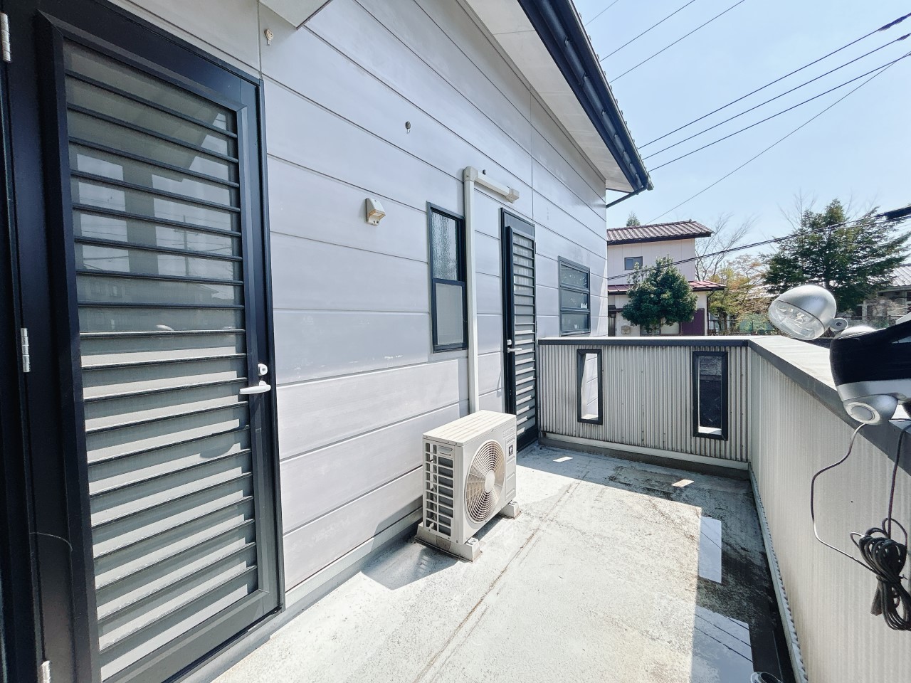 【バルコニー】日当たりの良いバルコニー♪  ※リフォーム中写真