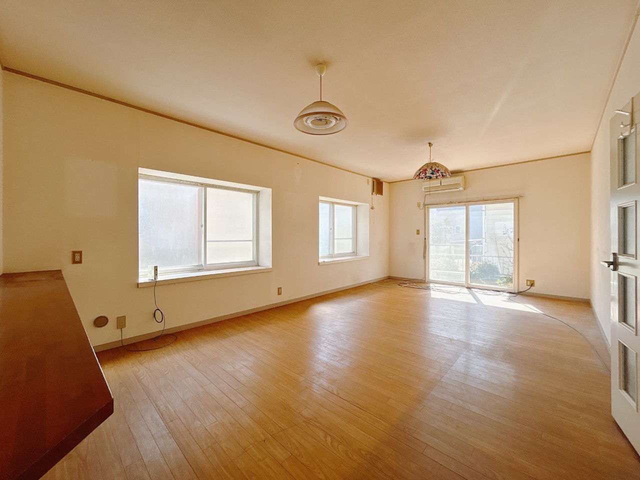 【リビング】あたたかい色合いのリビングです♪