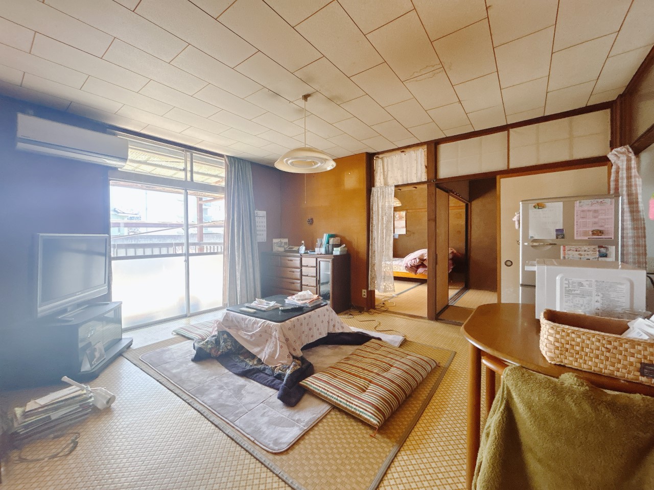 【リビング】自然光が入る明るいリビング♪ 