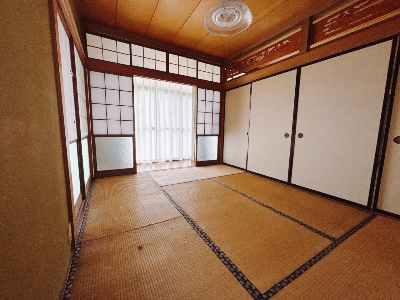 【和室】居室は6室ございますので、1部屋は納戸として使用しても良いですね♪