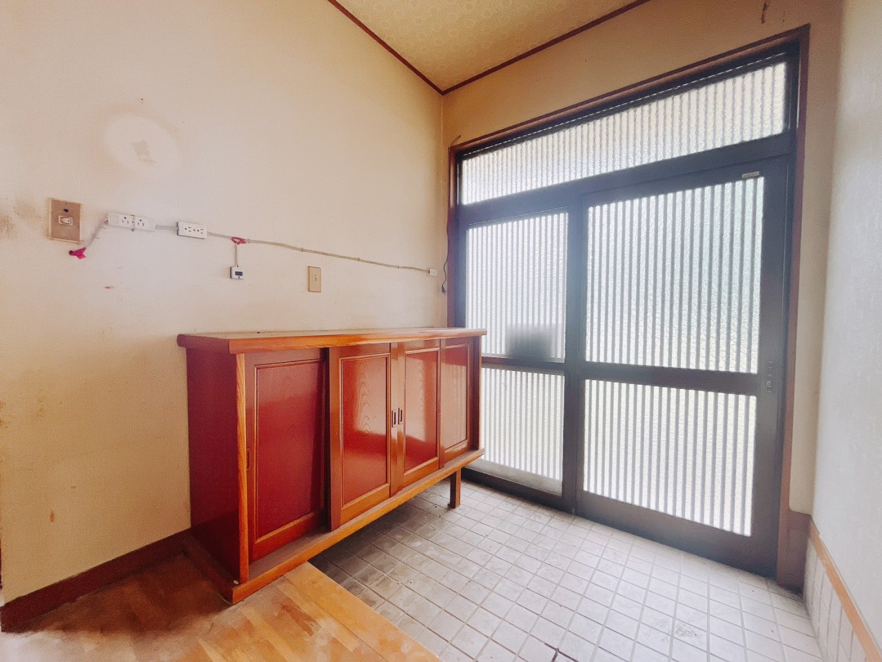 【玄関】下駄箱の上には思い出の品を飾る事ができます♪