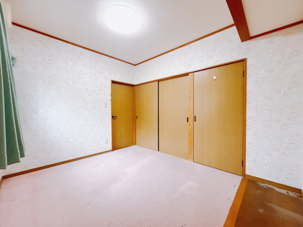 【洋室】6帖(9.72m2)のお部屋です♪