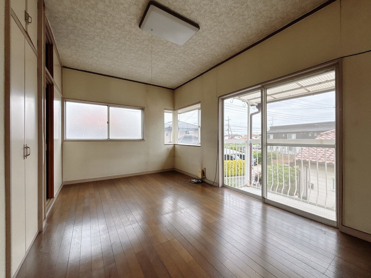 【洋室】日当たりの良いお部屋です♪