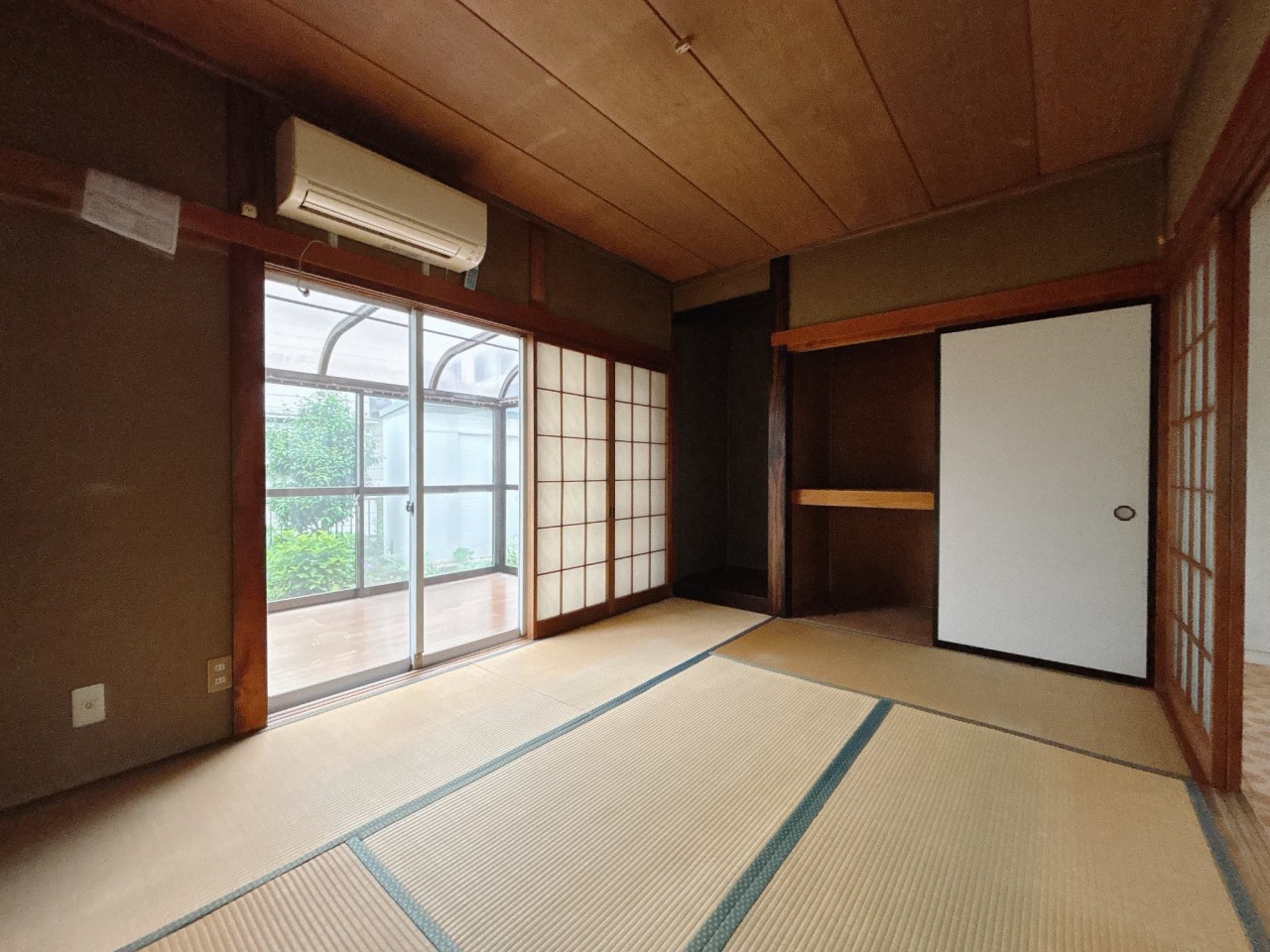 【和室】押入にはお布団や季節物などが収納できます♪