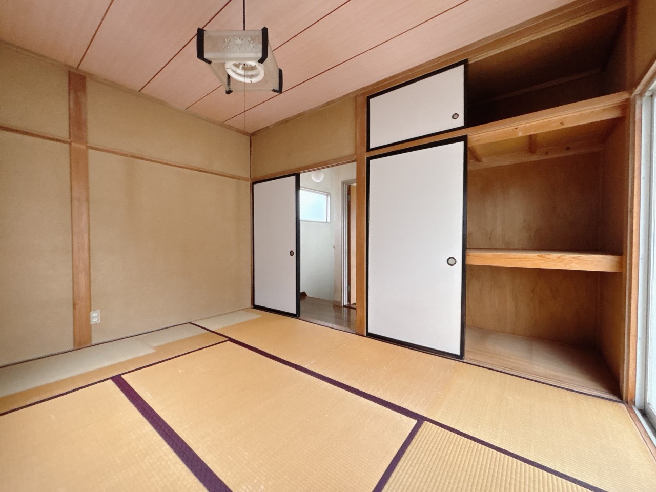 【和室】優しい光の入る和室でのんびりとくつろげます♪