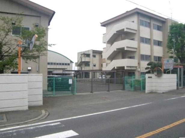 前橋市立荒砥中学校(750m)-徒歩約10分