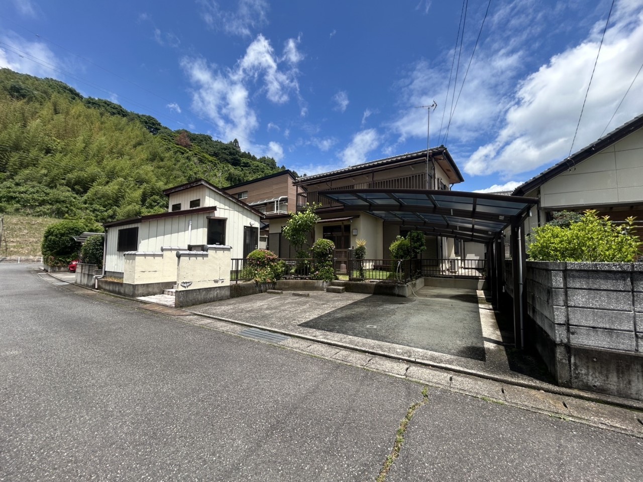 *. 外観 .*　リフォーム前写真  駐車3台可◎お気軽にお問い合わせください♪