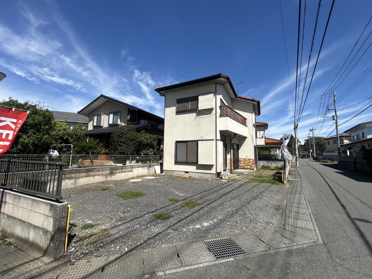 *. 外観 .*  角地で解放感があります♪