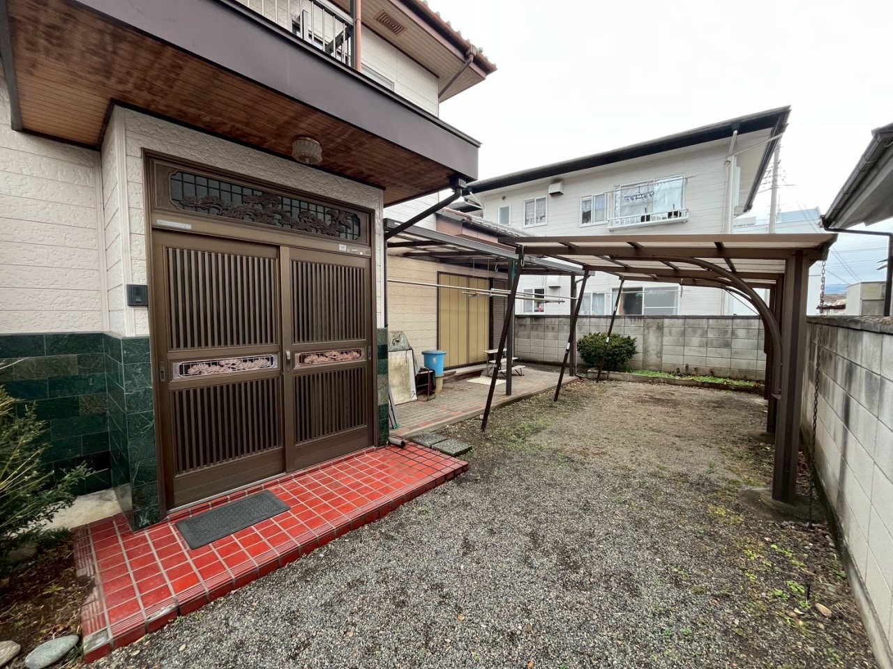 【外観】カーポート付きです♪