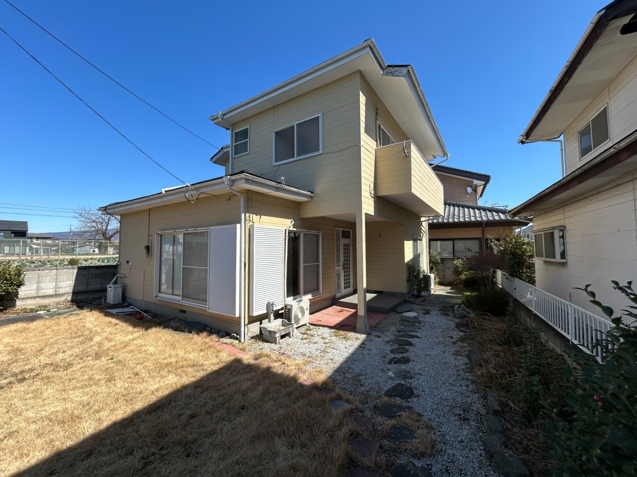 【外観】 敷地面積80坪以上のゆとりのある広さ！