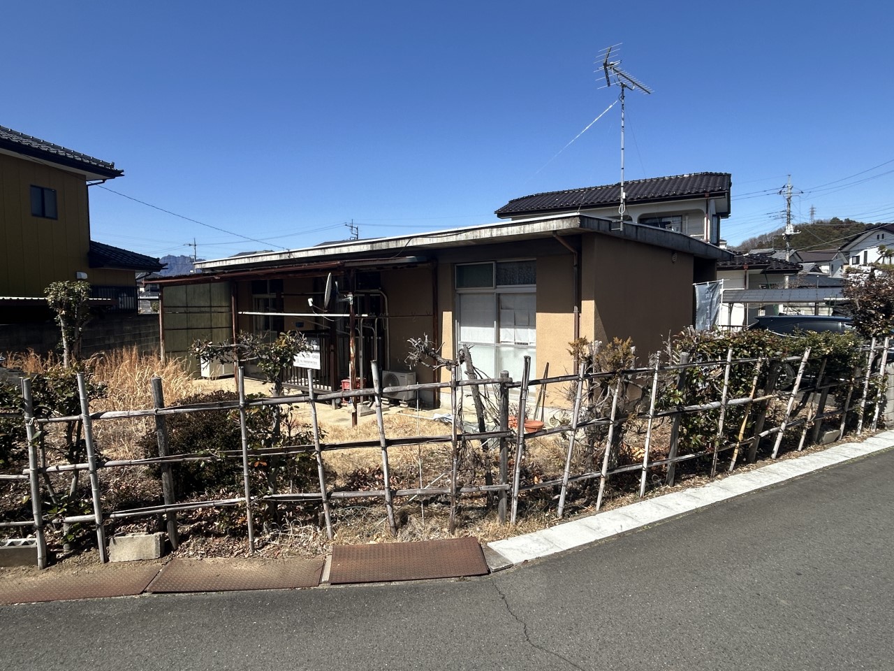 【外観】南東道路のため、日当たり良好です♪