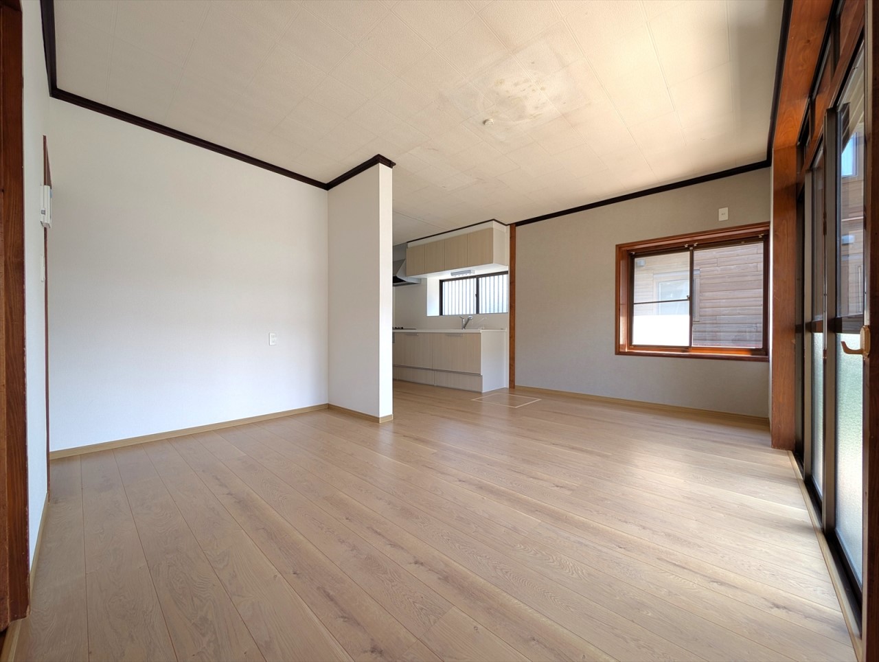 【リフォーム後リビング】リビングとダイニングの空間わけがしやすく、家族のコミュニケーションが取りやすい間取りです♪（2025年7月撮影）