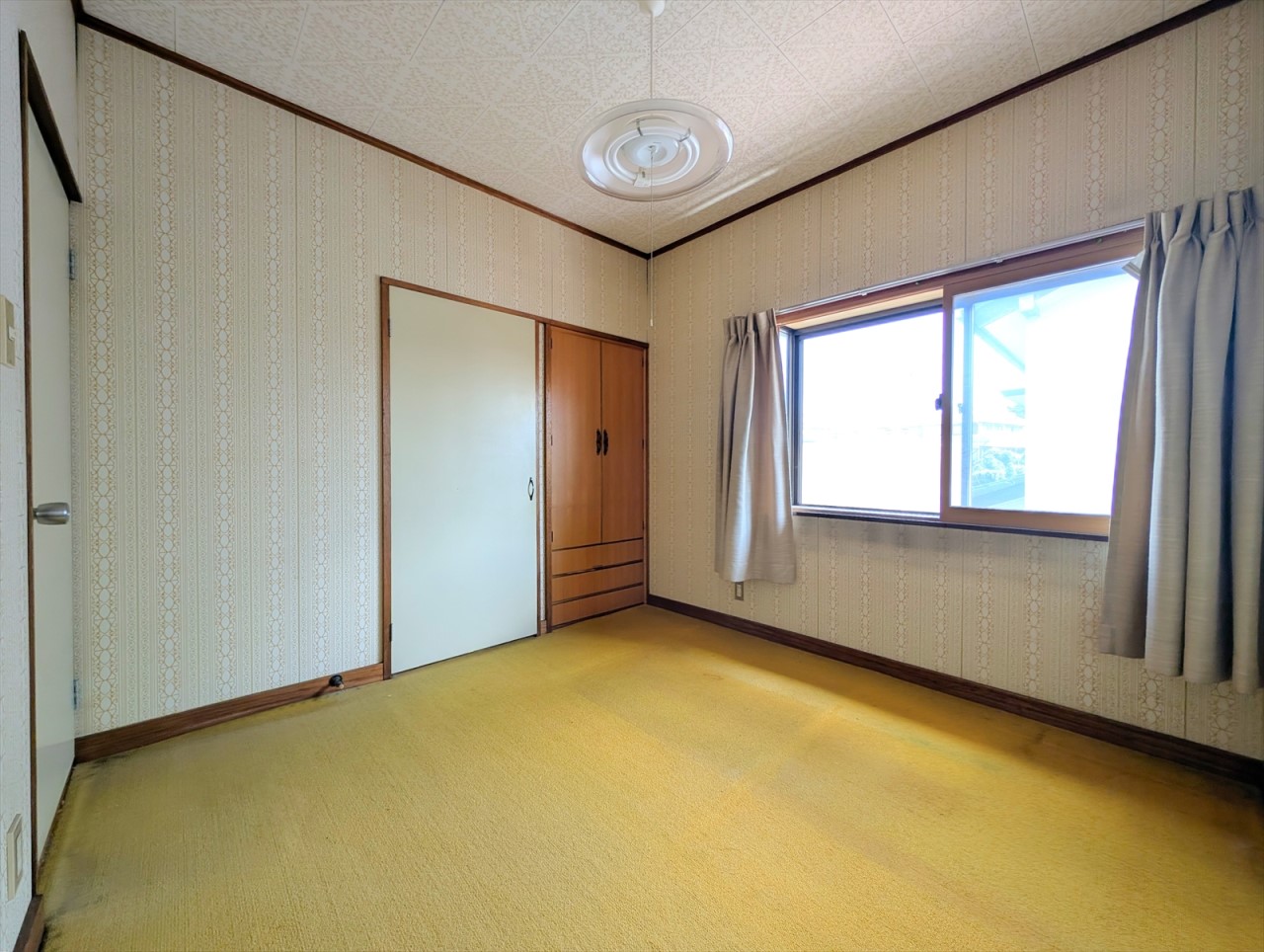 ２Fには3部屋あるのでご家族それぞれのプライベート空間が保てます♪（※リフォーム前の写真です）