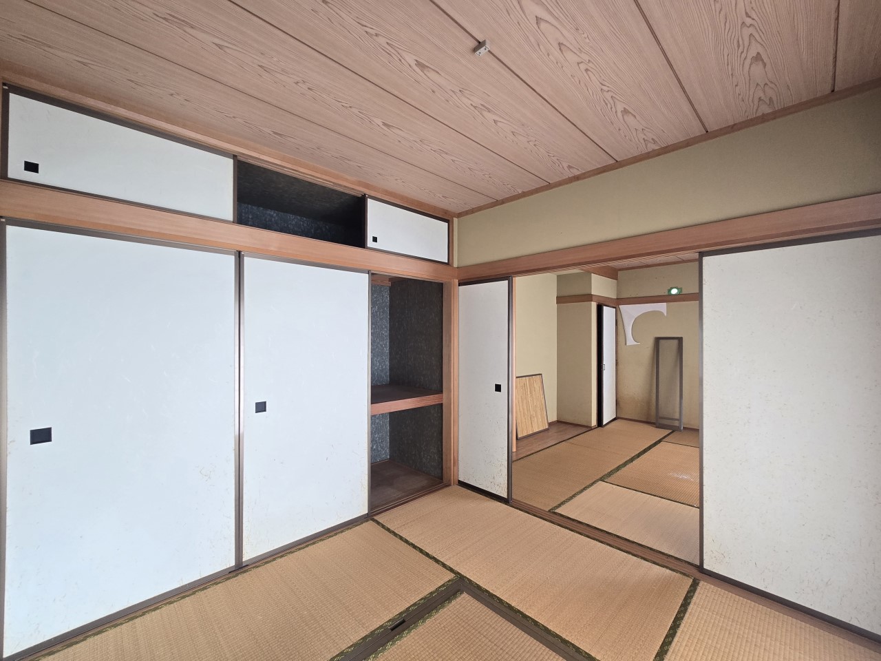 押入れスペースにはお客様用のお布団などを沢山しまえます♪※現況販売となります。2025.9月撮影