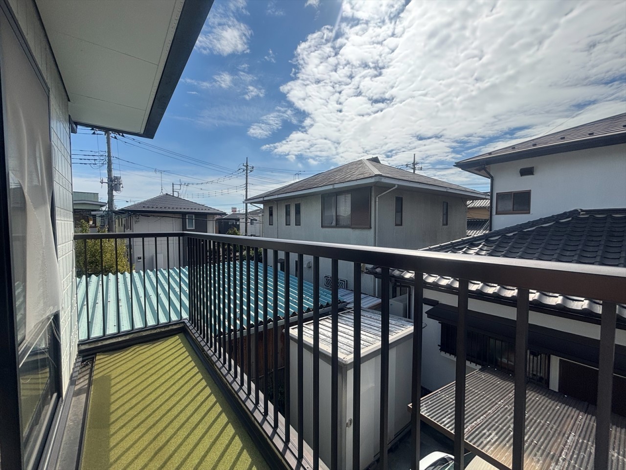 【バルコニー】お布団や洗濯物を沢山干せるバルコニー！（2025年11月撮影）