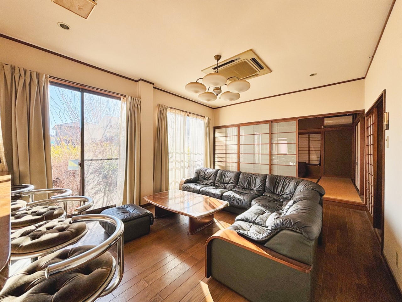 【リビング】窓から光が差し込む過ごしやすいリビング♪（2026年2月撮影）