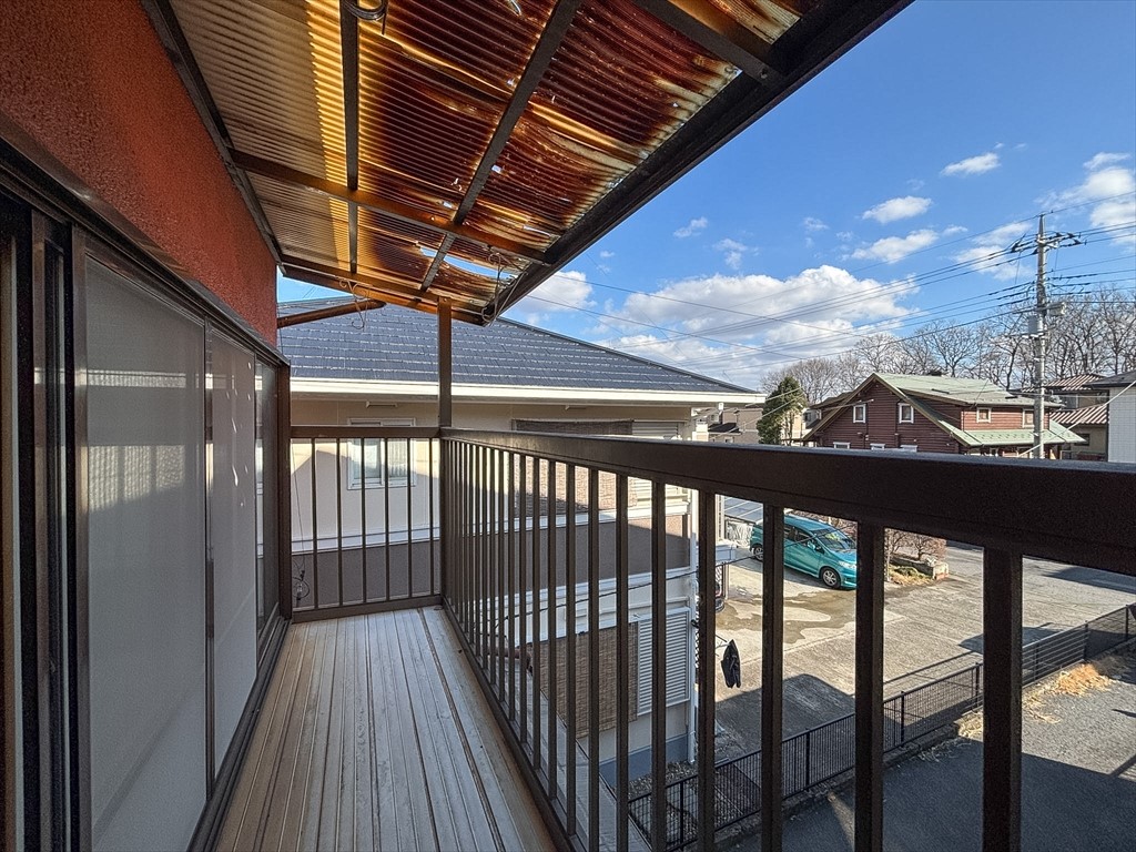 【バルコニー】日当たりのいい南向きのバルコニーです♪（2026年2月撮影）※リフォーム前写真