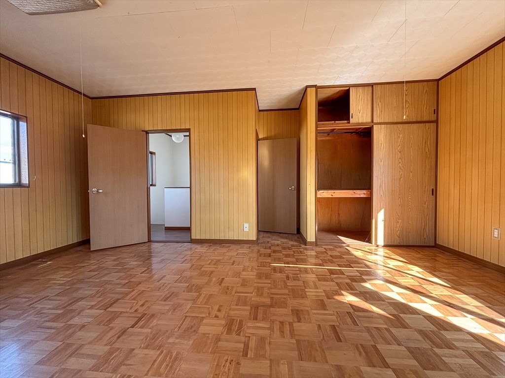 【洋室】収納付き！自分好みの家具を置いてもゆとりある広さです♪（2026年2月撮影）※リフォーム前写真