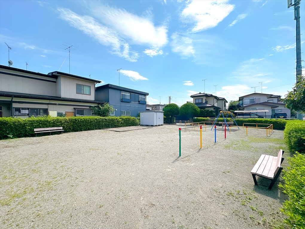 ひまわり1号児童公園(70m)-徒歩1分の距離にある公園なのでお子様だけで遊びに行く際も安心です♪