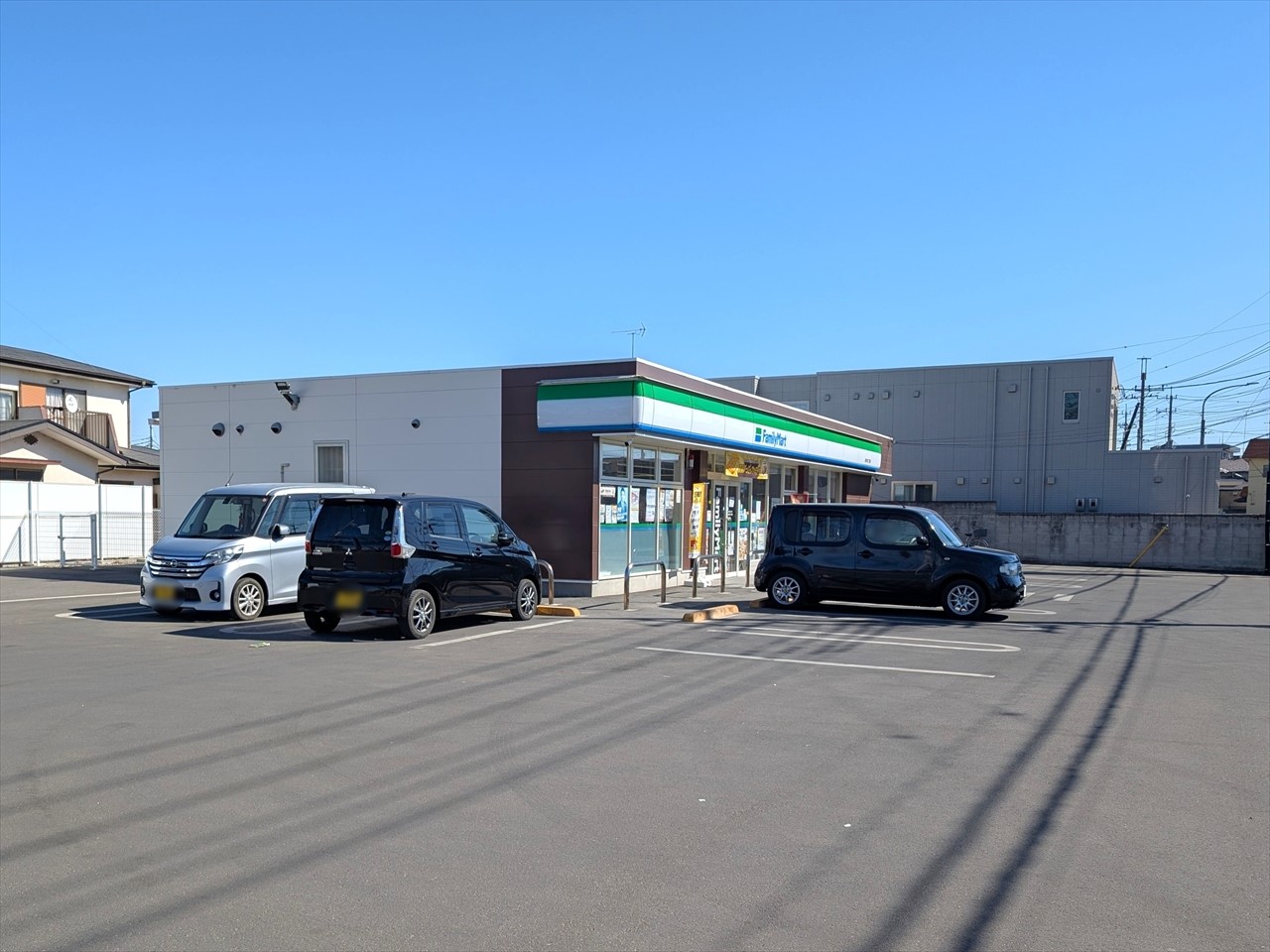 ファミリーマート雀の宮七丁目店(500m)-ょっとした買い物をしたいときに便利なコンビニエンスストアです♪