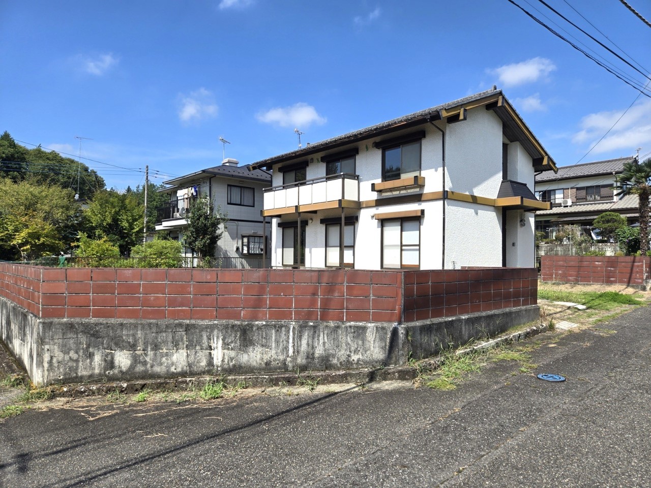 敷地はぐるっとブロック塀で囲われています♪※現況販売となります。2025.9月撮影