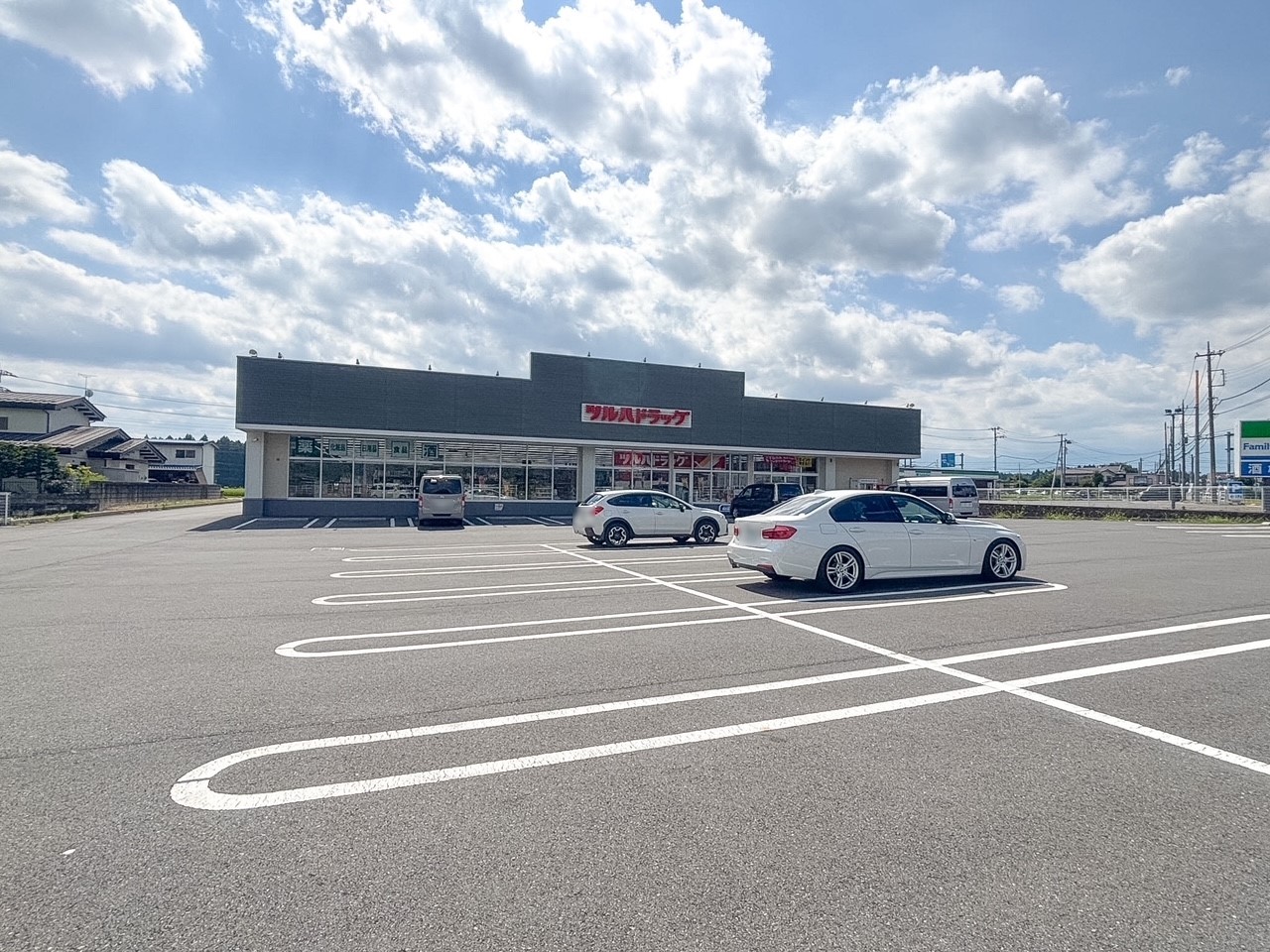 ツルハドラッグ日光大沢店(1900m)-