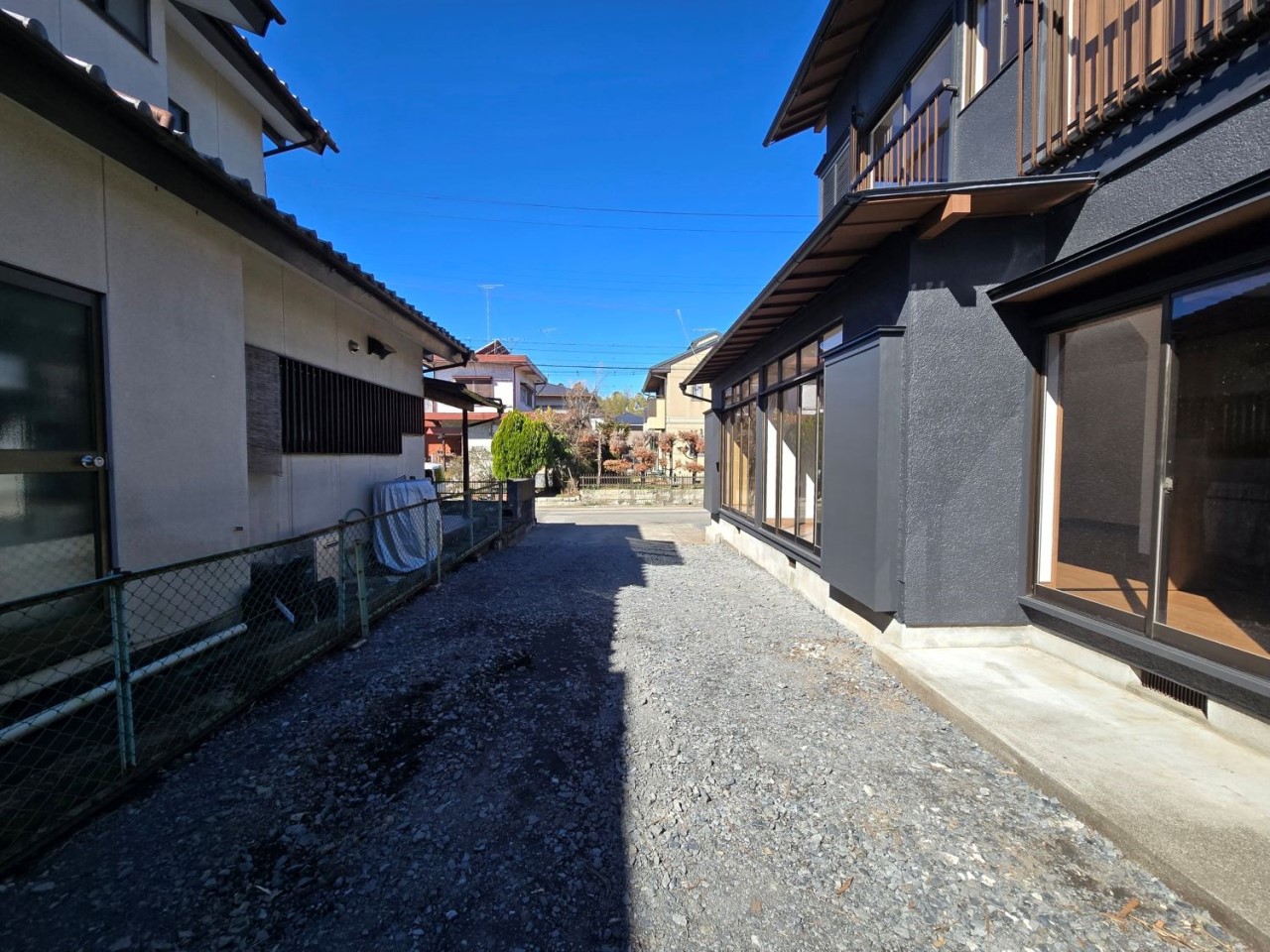 【外観】広々としたお庭でガーデニングやプール遊びを楽しめます※リフォーム後写真（2026年3月撮影）