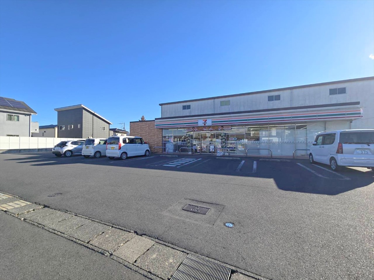 セブンイレブン足利赤松台入口店(200m)-