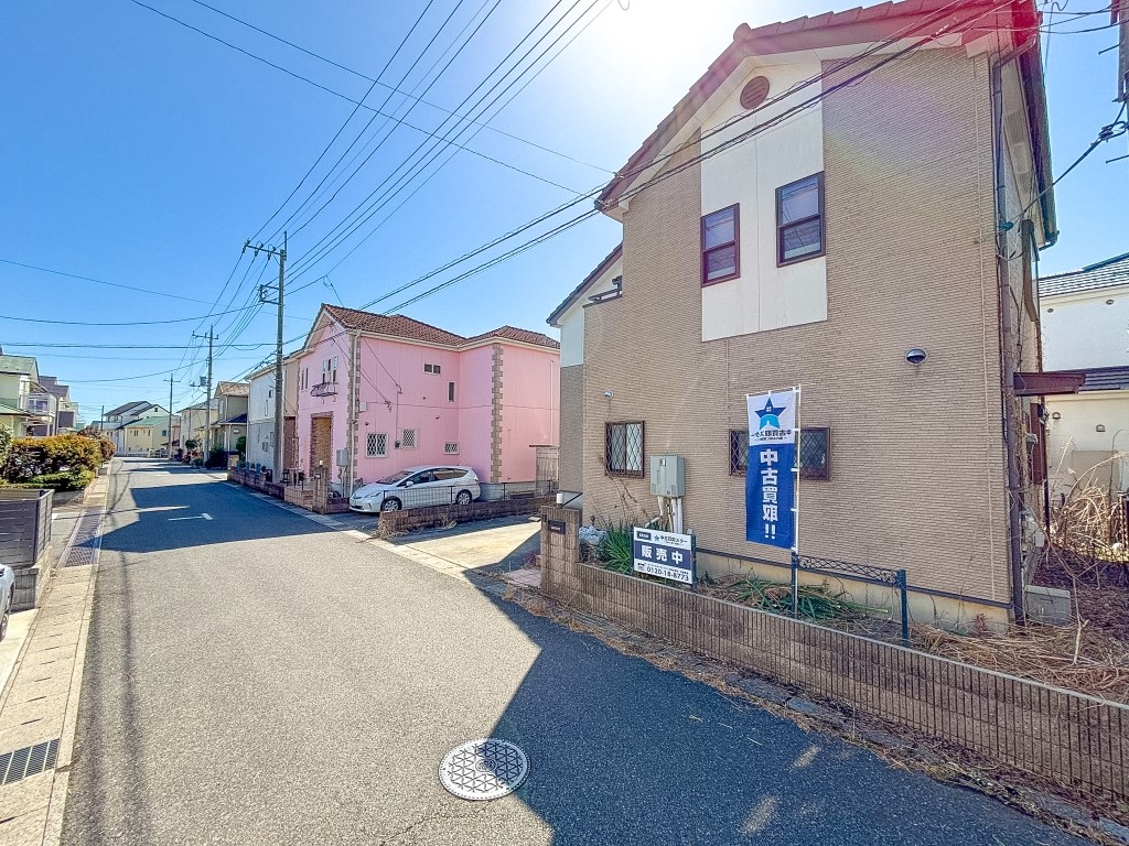 【外観】落ち着きある住宅街で子育て世帯にもおすすめです♪（2026年3月撮影）