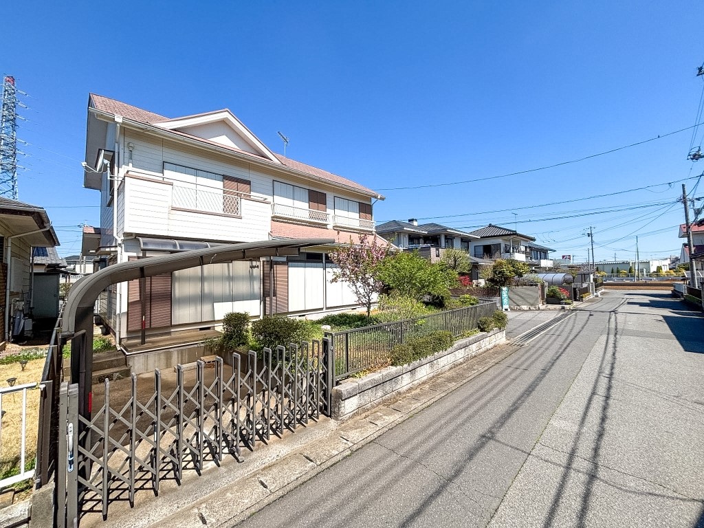 【外観】駐車スペースがございます♪（2026年4月撮影）