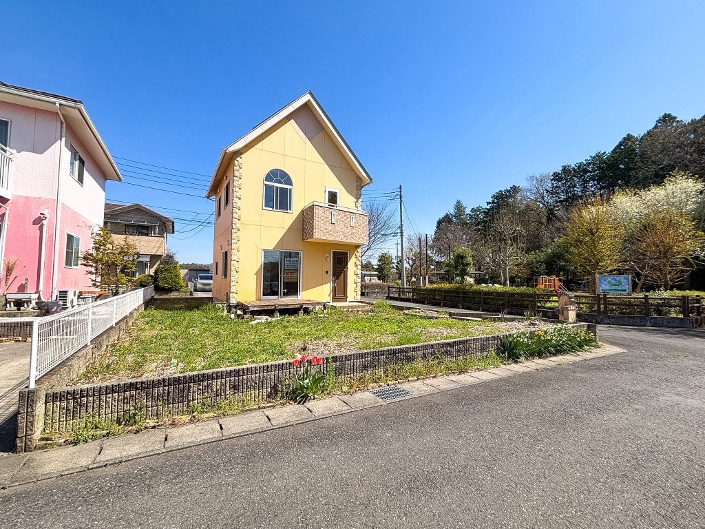 【外観】前面道路6ｍ♪（2026年4月撮影）※リフォーム前写真