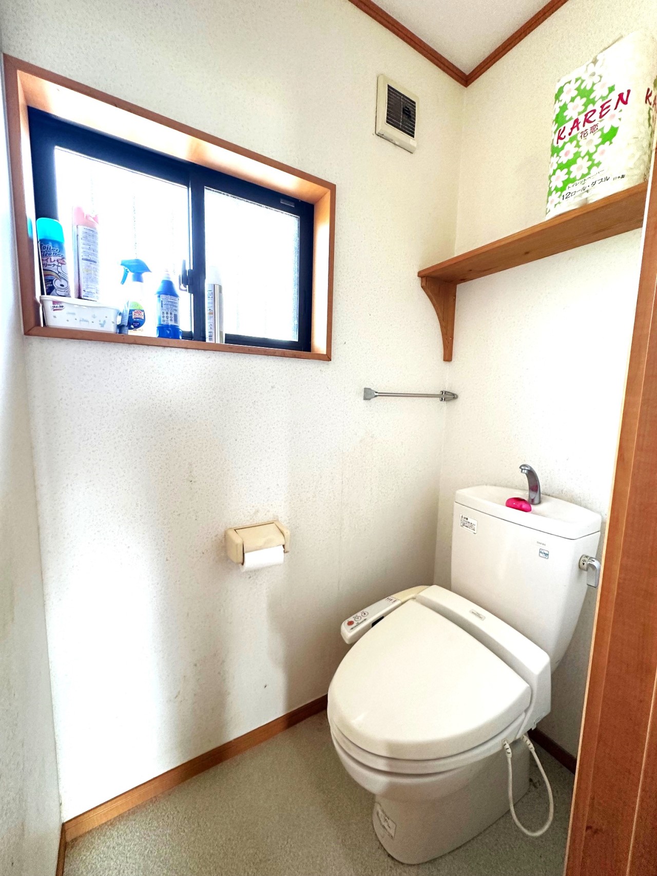 トイレ（2025年7月撮影）※リフォーム前の写真です