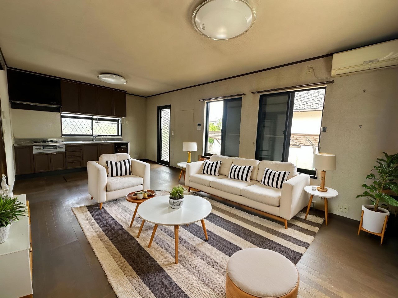 ※本画像はCGで作成しており、実際に現地に家具は置かれておりません。また、価格に家具は含まれておりません。※リフォーム前の写真です