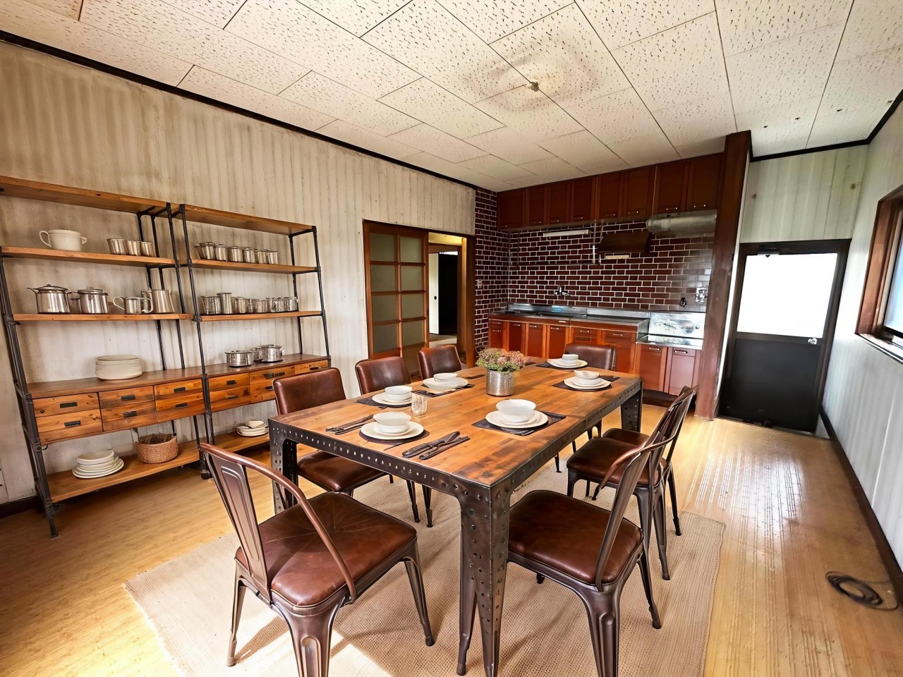 ※写真は一部CG加工されています。現況写真に家具を合成しております。※実際には家具付きではありません。※家具は価格に含まれません。