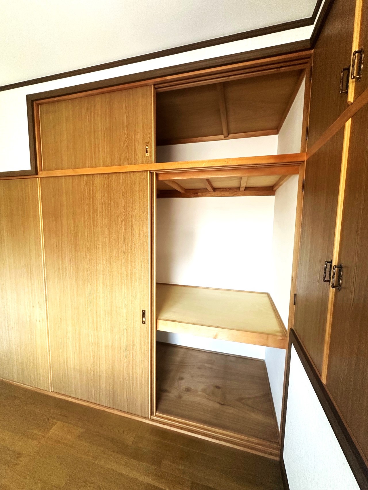 各居室に収納があるので荷物も綺麗に整理できます！※リフォーム前の写真です。（2025.8月撮影）