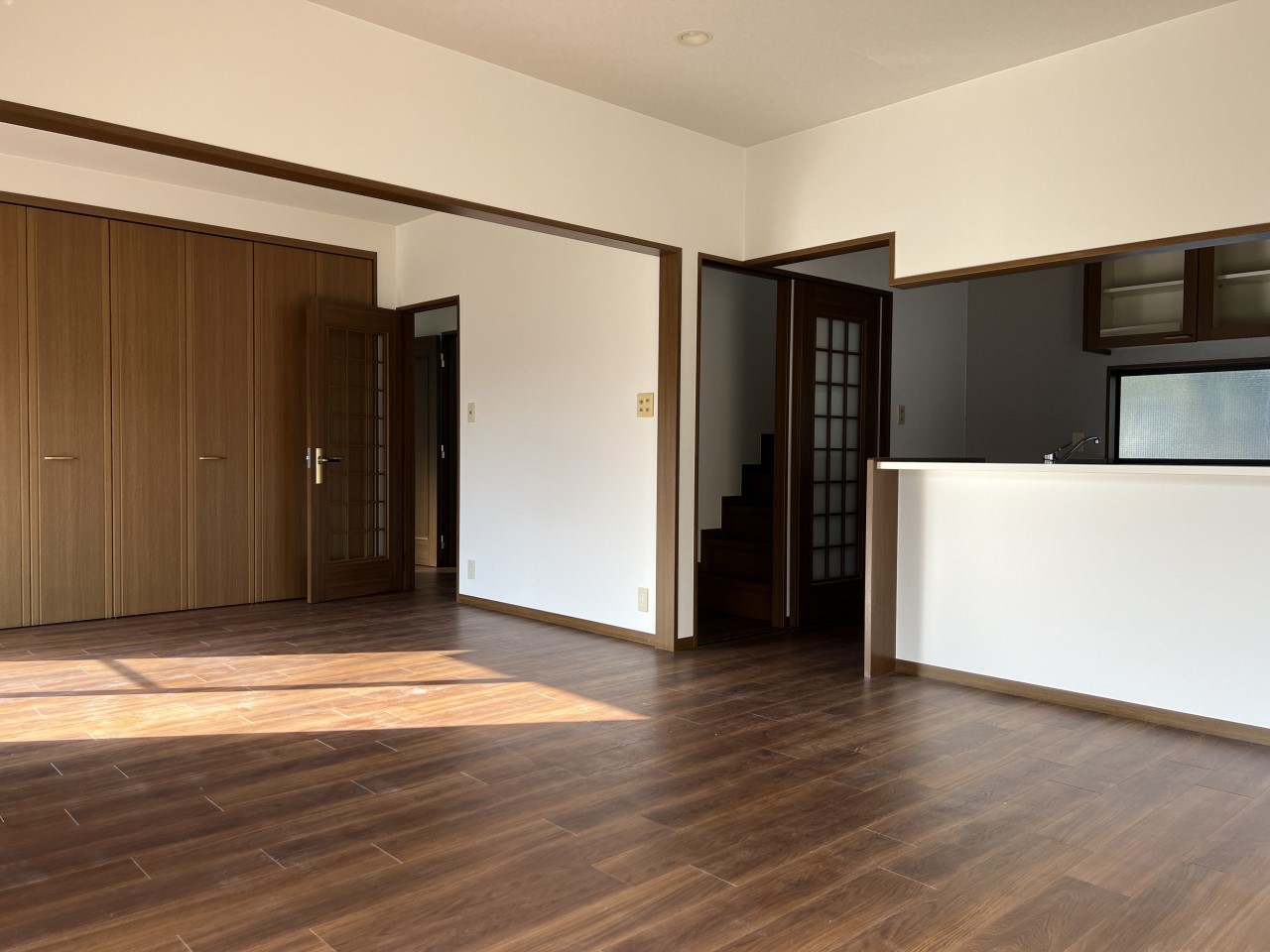 ※リフォーム済（2026年1月撮影）広々15帖のリビング＋6帖の洋室♪