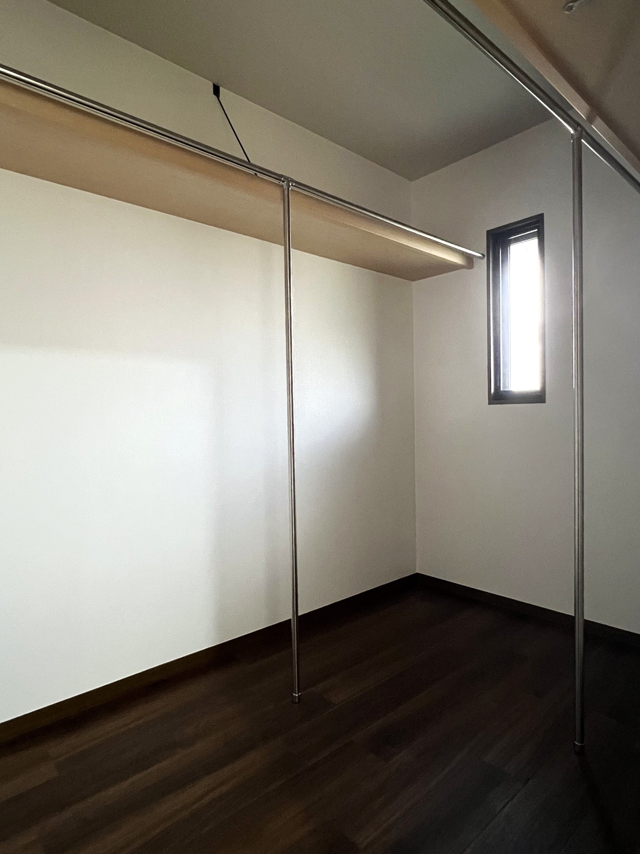 ※リフォーム済（2026年1月撮影）２F納戸♪洋服や日用品、季節のものまでたっぷりと収納できます♪