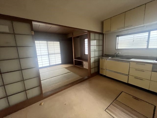 【ダイニングキッチン】省スペースで使いやすいI型キッチン※2025年12月撮影