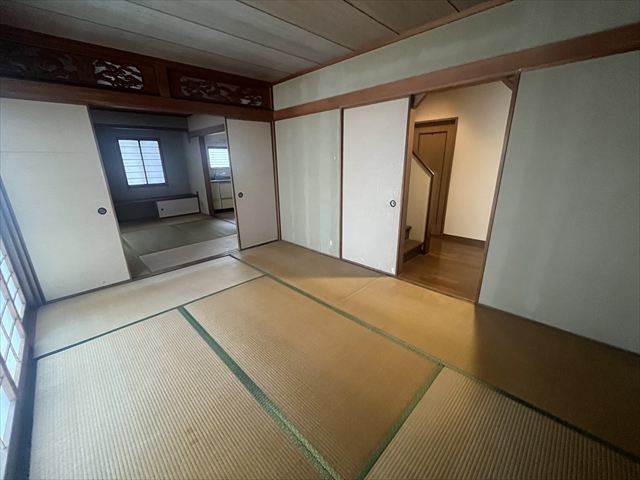 【和室】ダイニングキッチンに隣接した畳の香りに癒される和のくつろぎ空間※2025年12月撮影