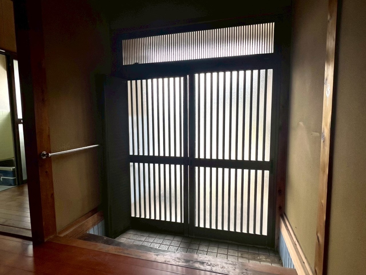 【玄関】※リフォーム前の写真です。（2026年2月撮影）