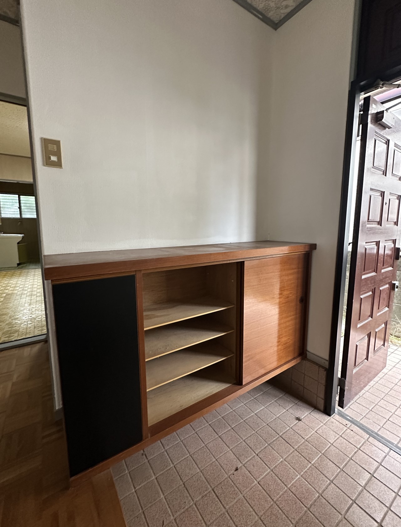 【玄関】※現況販売となります。（2026年2月撮影）