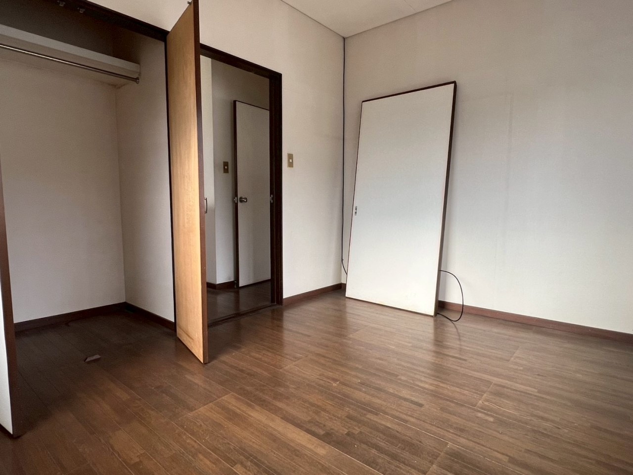 【２F洋室】※リフォーム前の写真です。（2026年1月撮影）